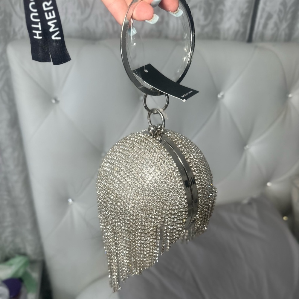 Never used bag comes with chain